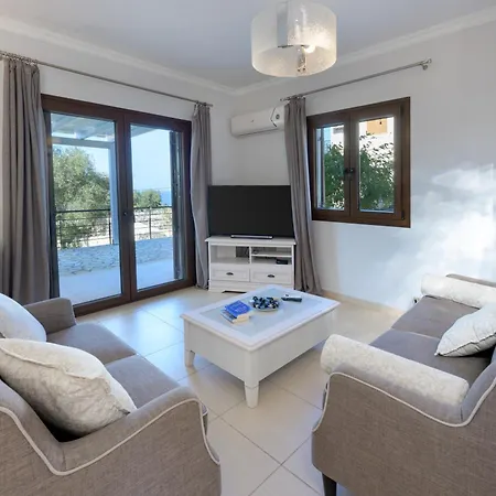 Bougarini Haven Family Rock Pool Oasis Villa *