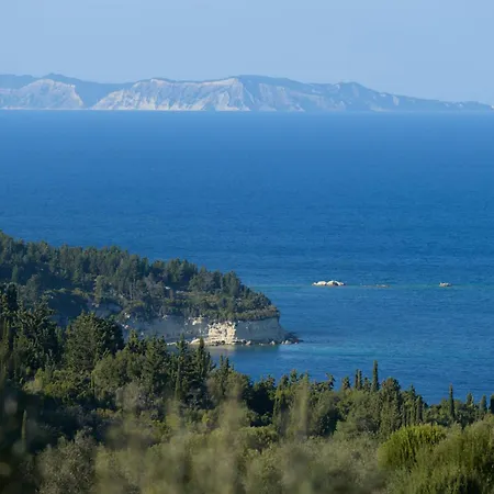 Bougarini Haven Family Rock Pool Oasis Villa Ieromonachos